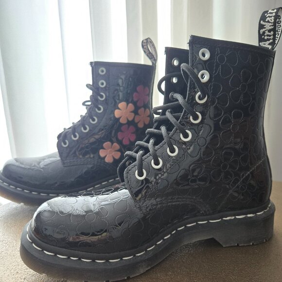 Patent leather Dr. Martens boots. - Picture 6 of 8